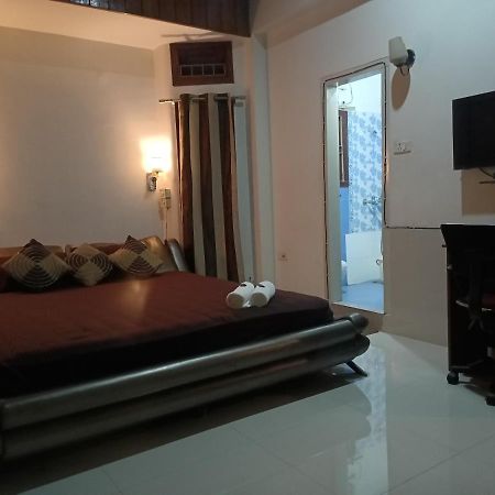 Apurba'S Pensione Dispur Guwahati Ngoại thất bức ảnh